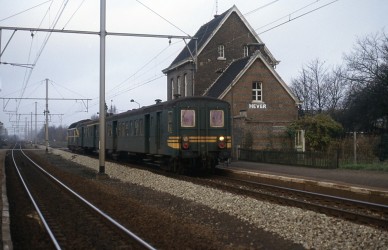 Hever - RM-M325-036.jpg